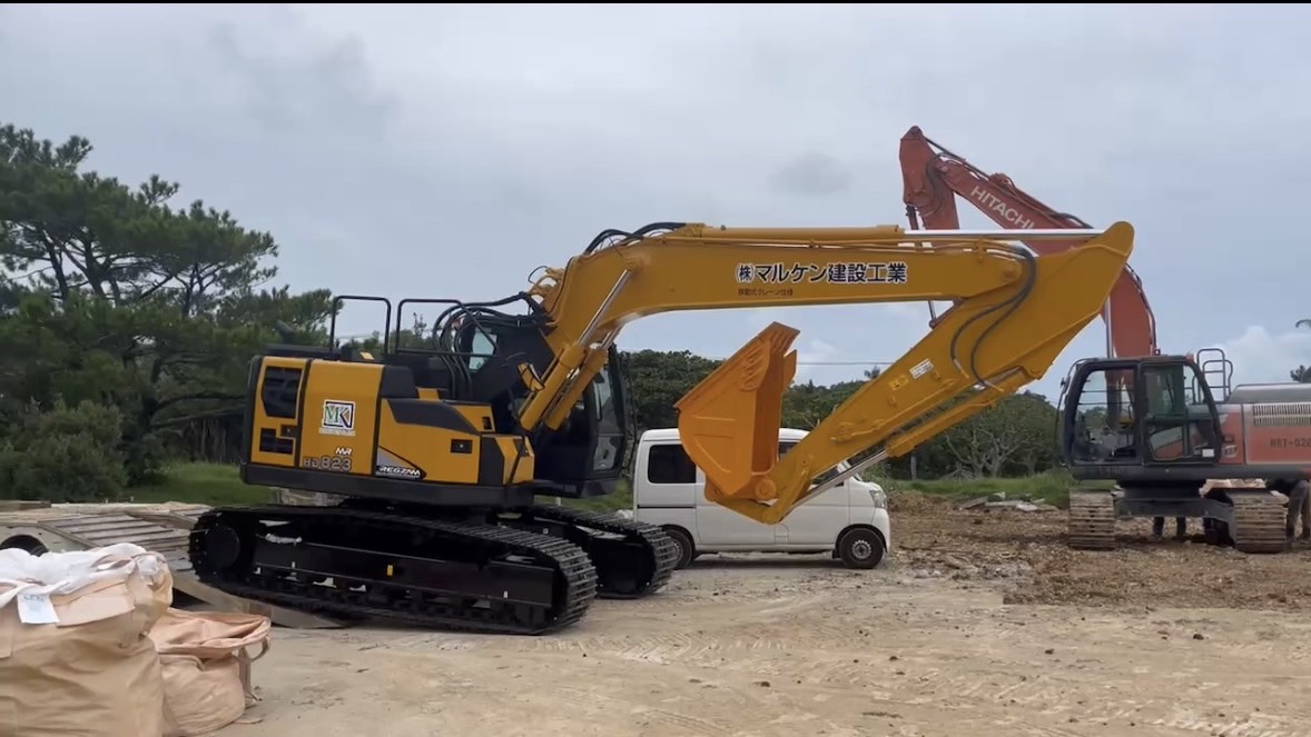 【0.7BH納車しました】沖縄 解体工事 (株)マルケン建設工業